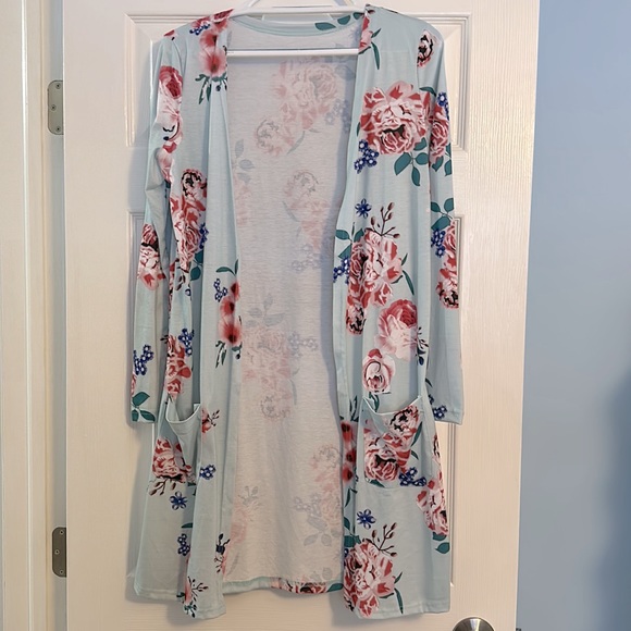 Floral cardigan size small - Picture 3 of 5